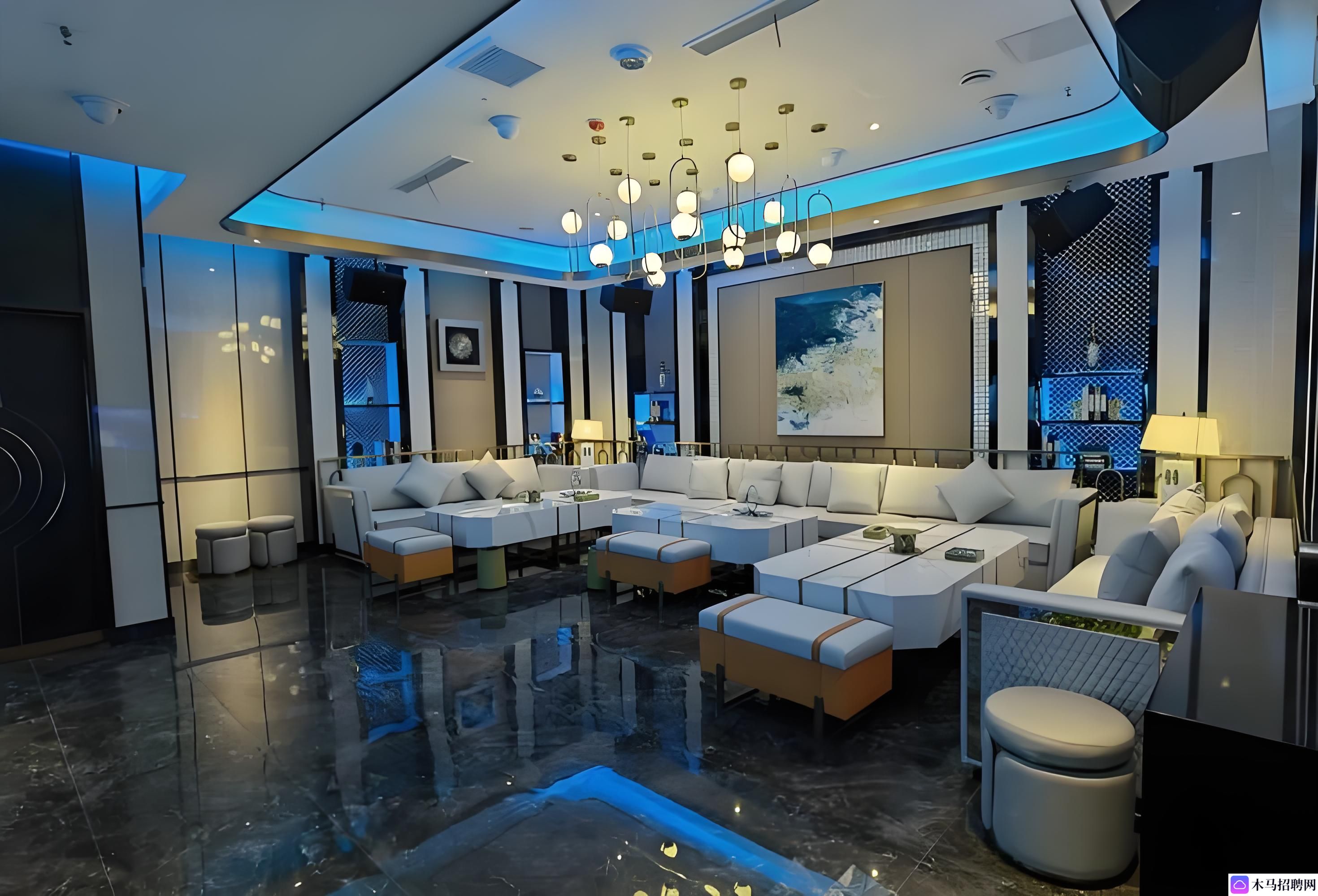 武昌南湖花园城KTV — 给你一个不一样的职场体验！