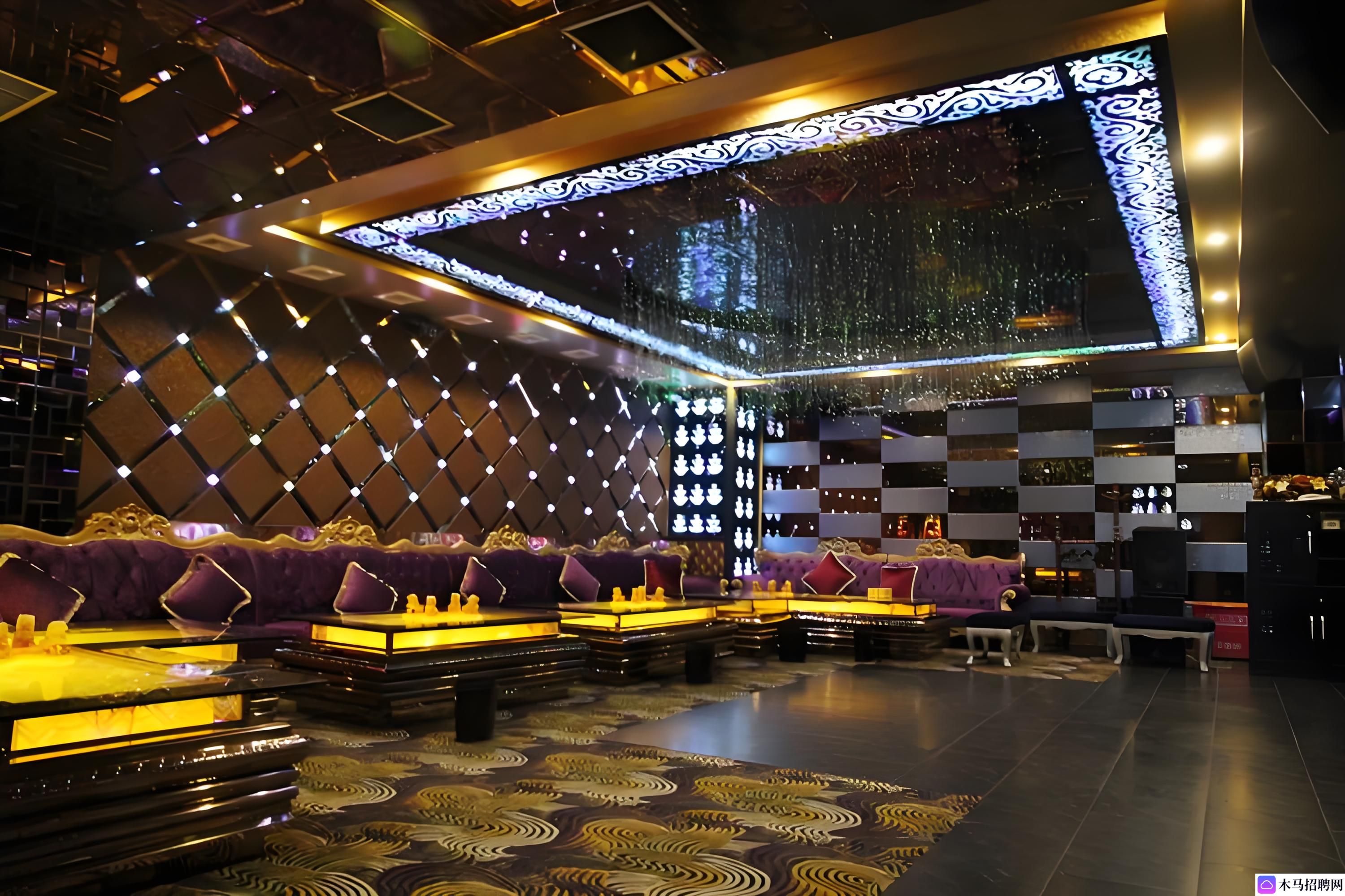 江汉路步行街夜场巡礼：老牌KTV与复古酒吧的奇妙之旅